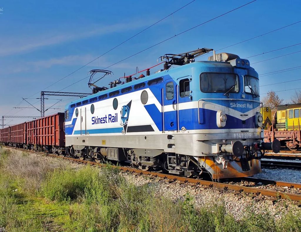 skinest-rail-by-mladja_ic431-02